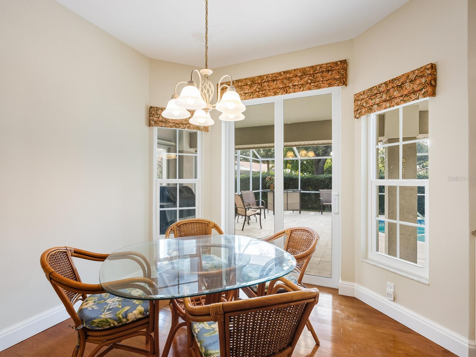 4348 HIGHLAND OAKS CIR