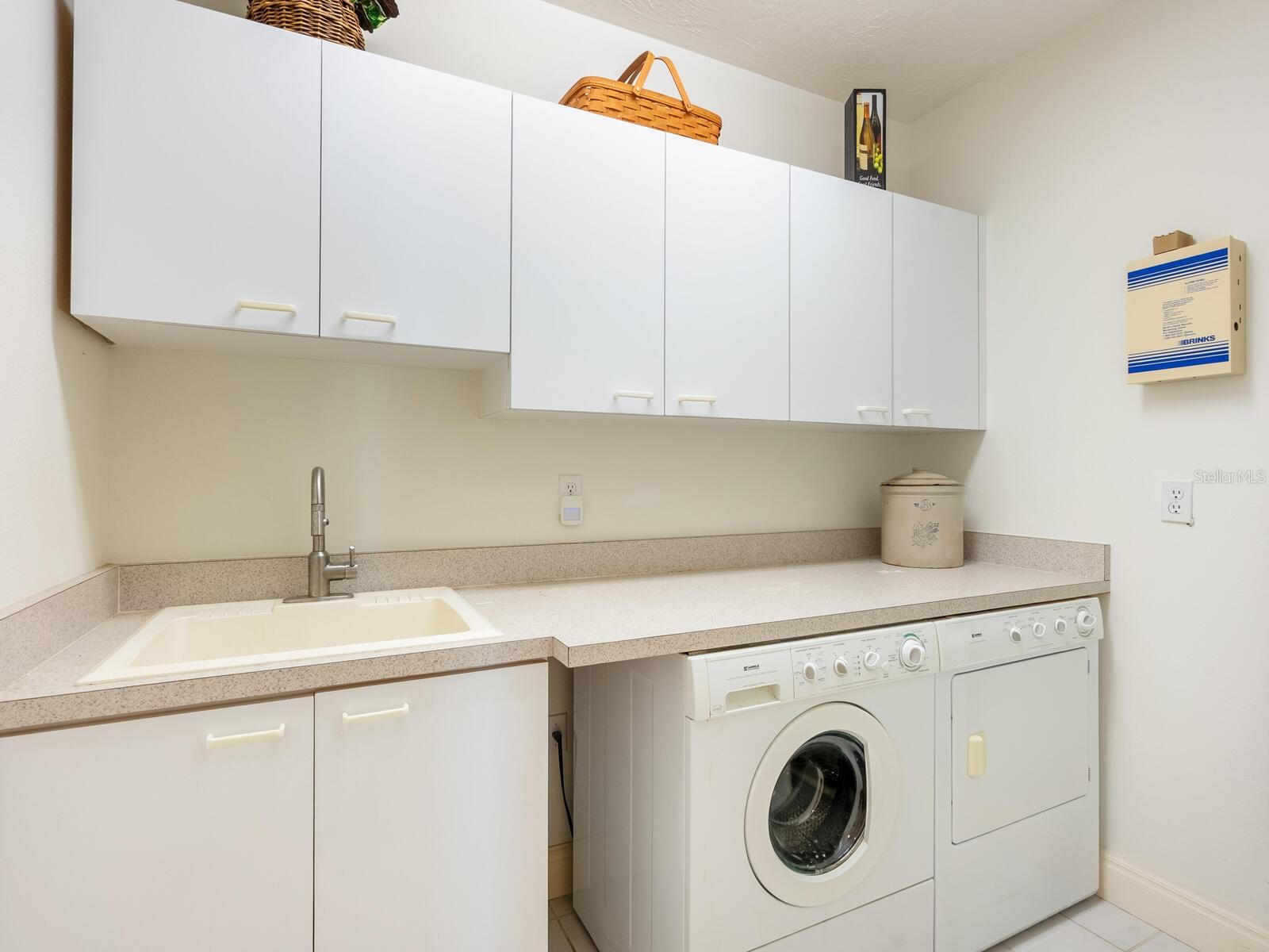 4348 HIGHLAND OAKS CIR