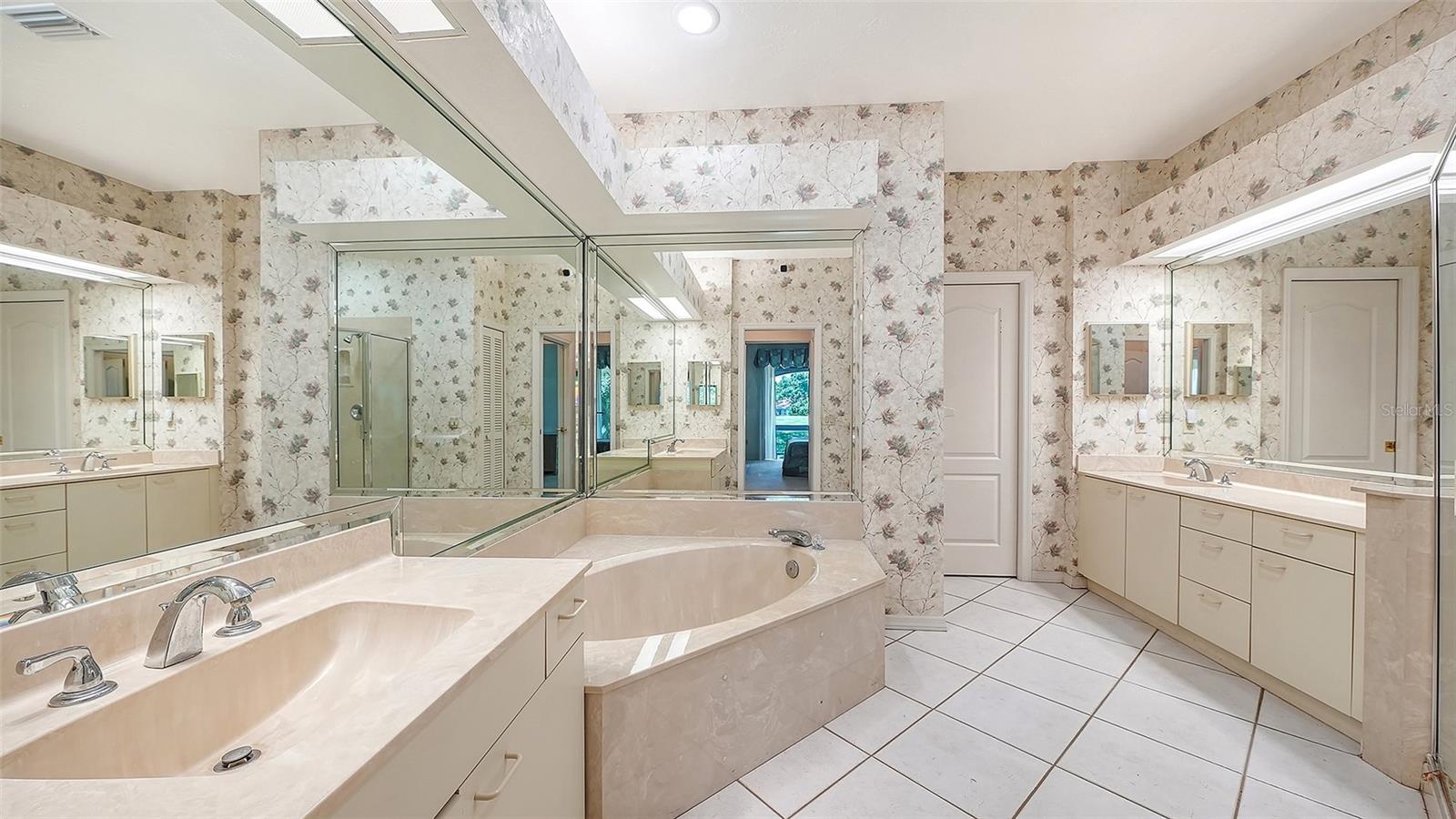 3864 CHATSWORTH GREENE CT #10