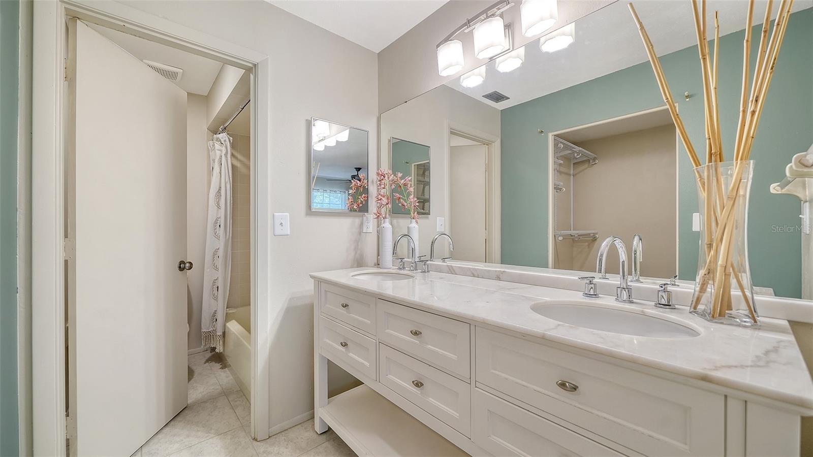 5056 BARRINGTON CIR #2602