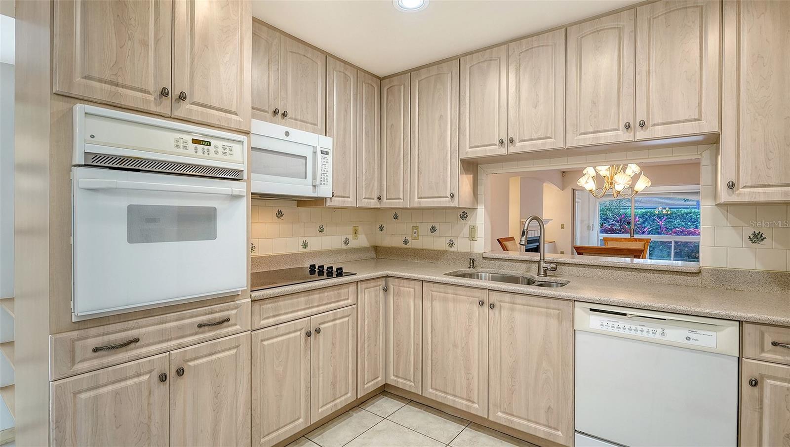 4429 OAKLEY GREENE #6