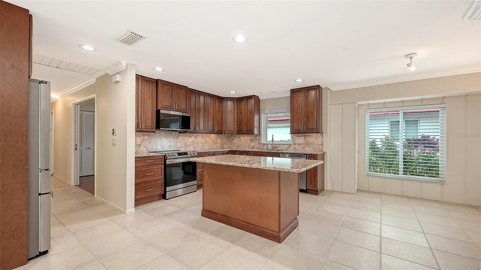 4777 RINGWOOD MDW