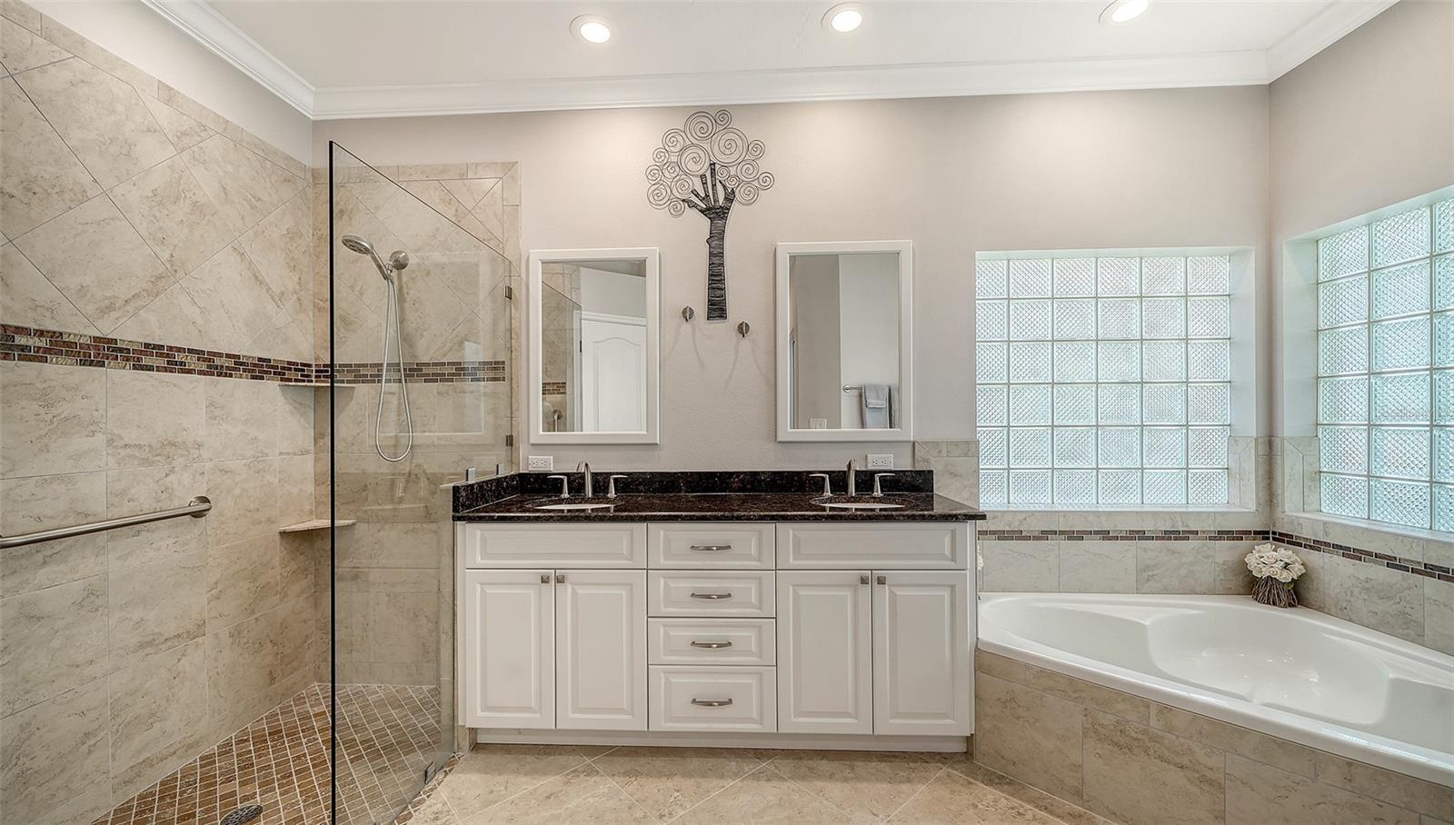 4322 HIGHLAND OAKS CIR