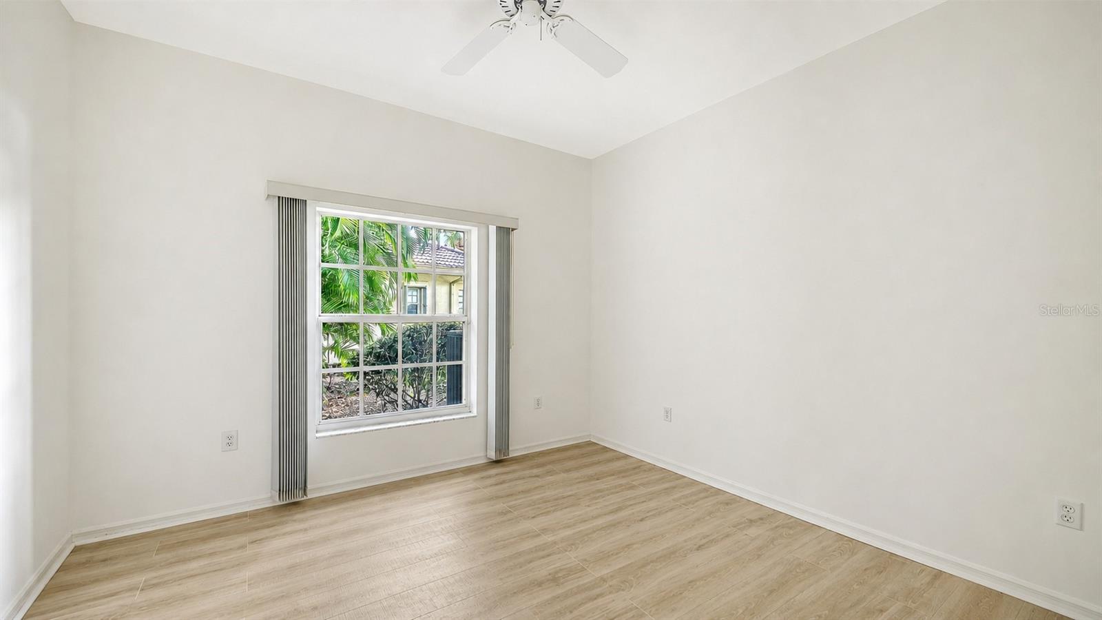 2929 SANDRINGHAM PL