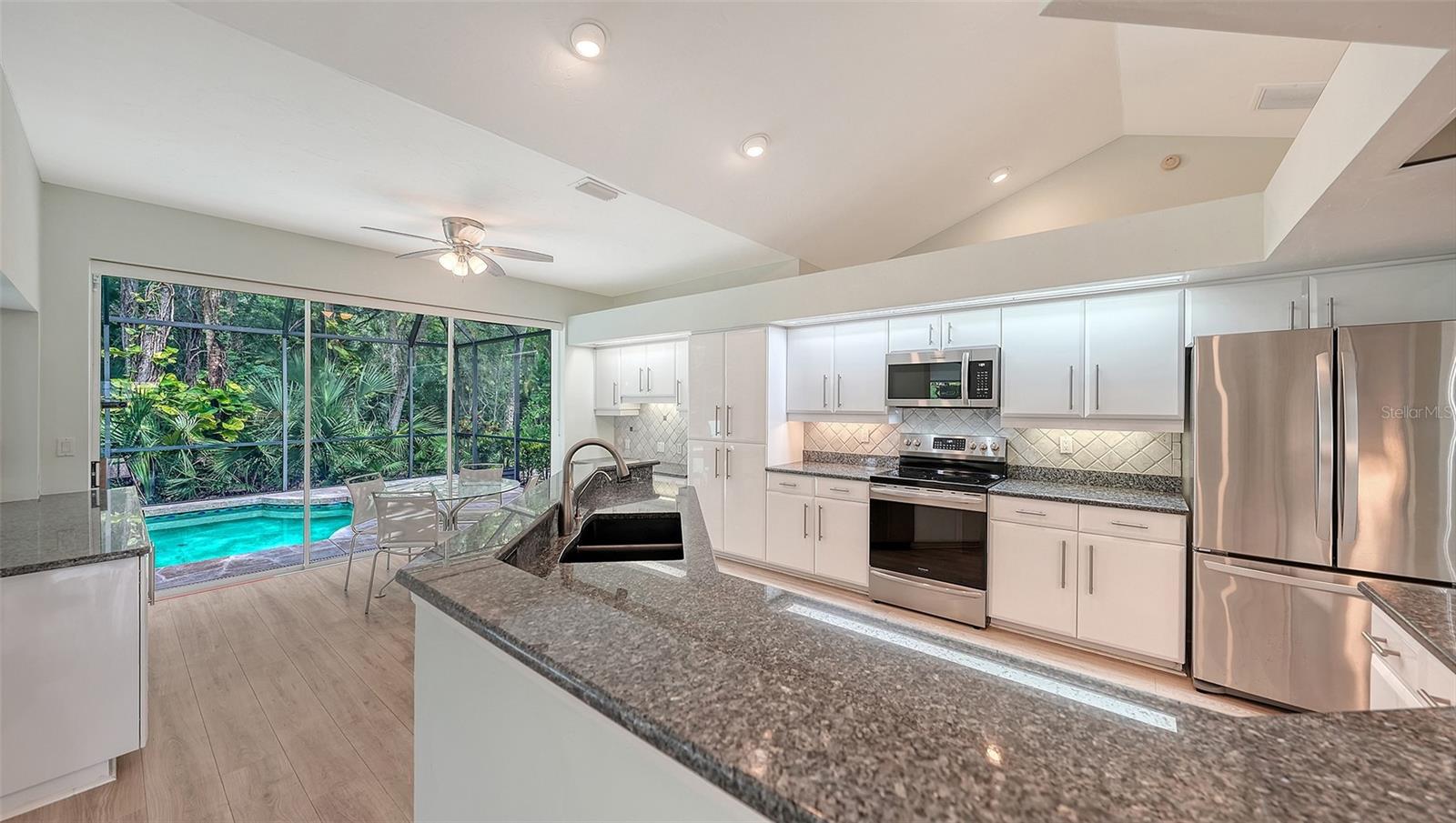 2929 SANDRINGHAM PL