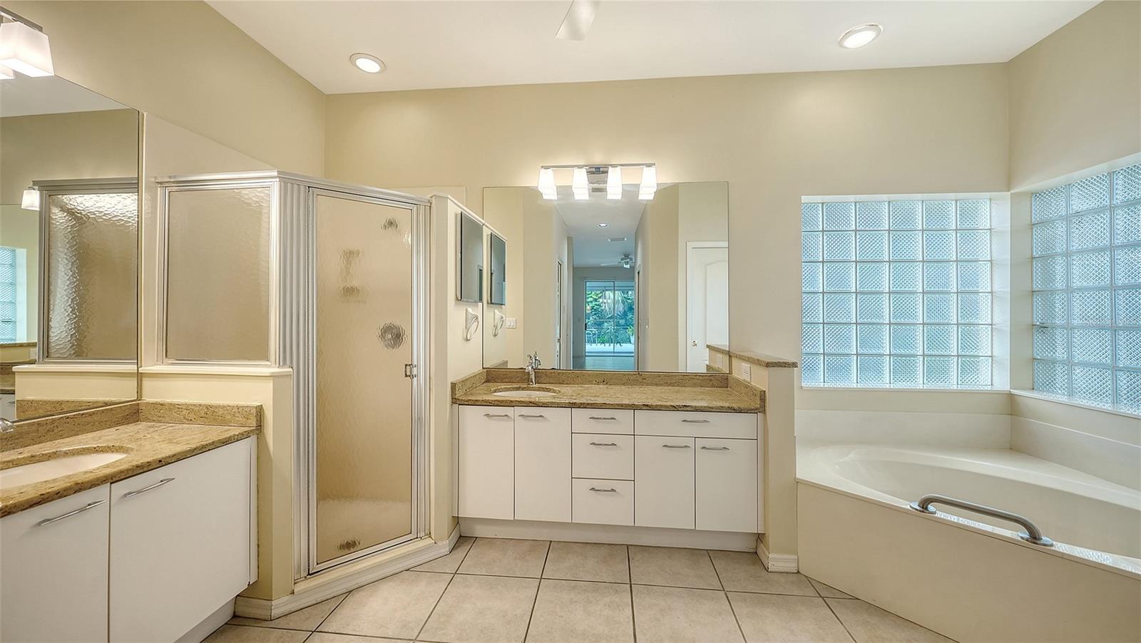 2929 SANDRINGHAM PL