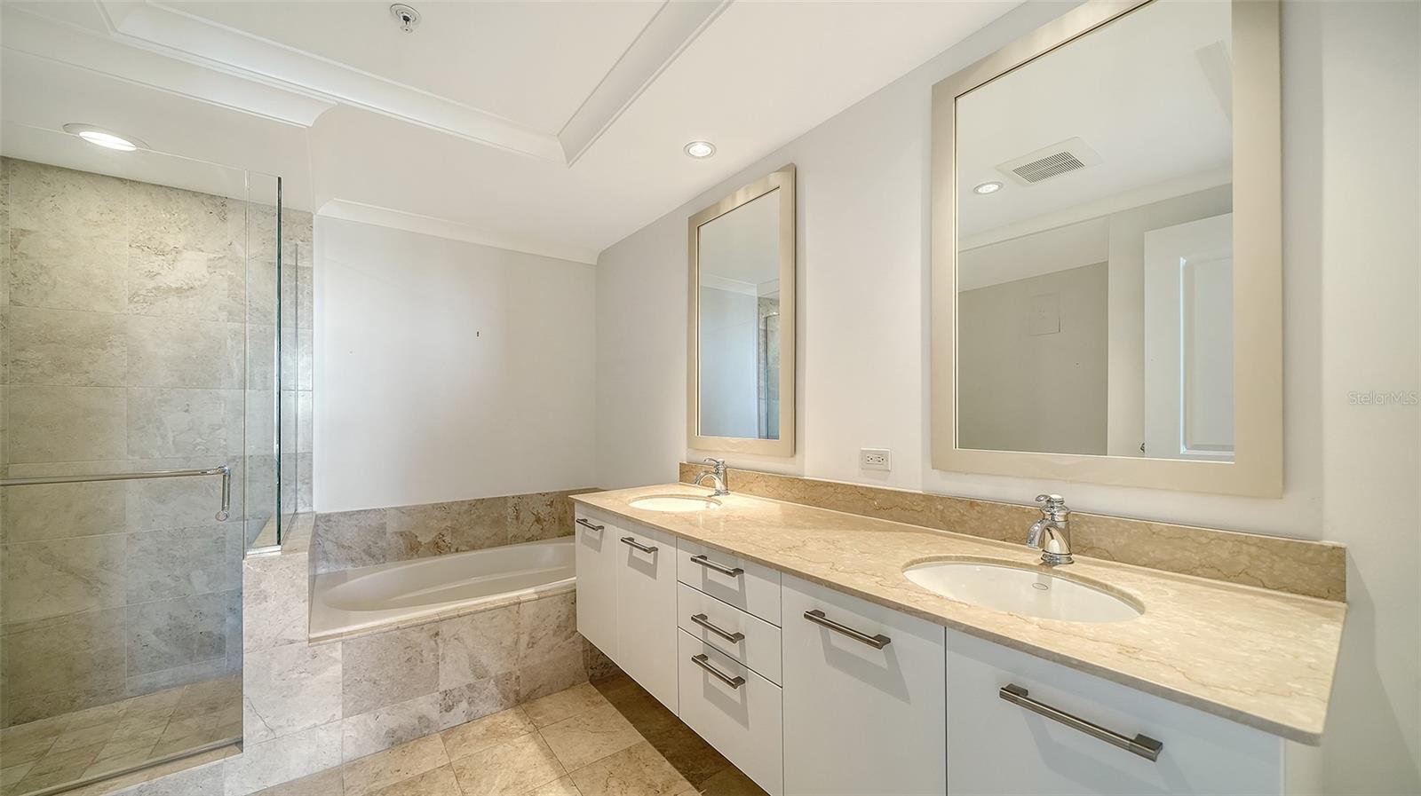 1350 MAIN ST #1409