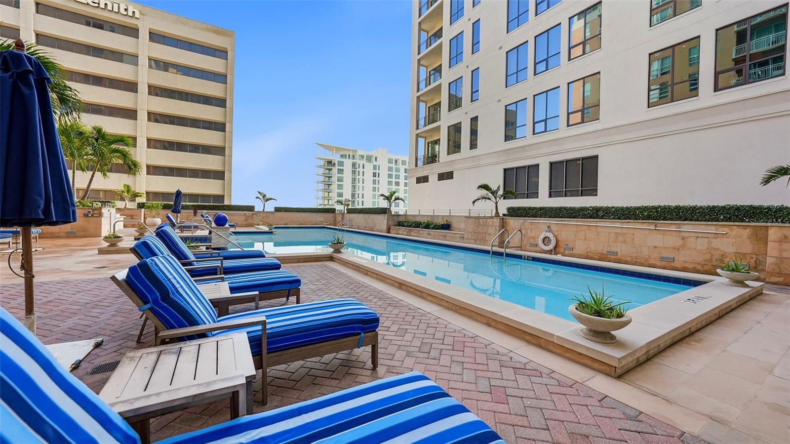 1350 MAIN ST #1409