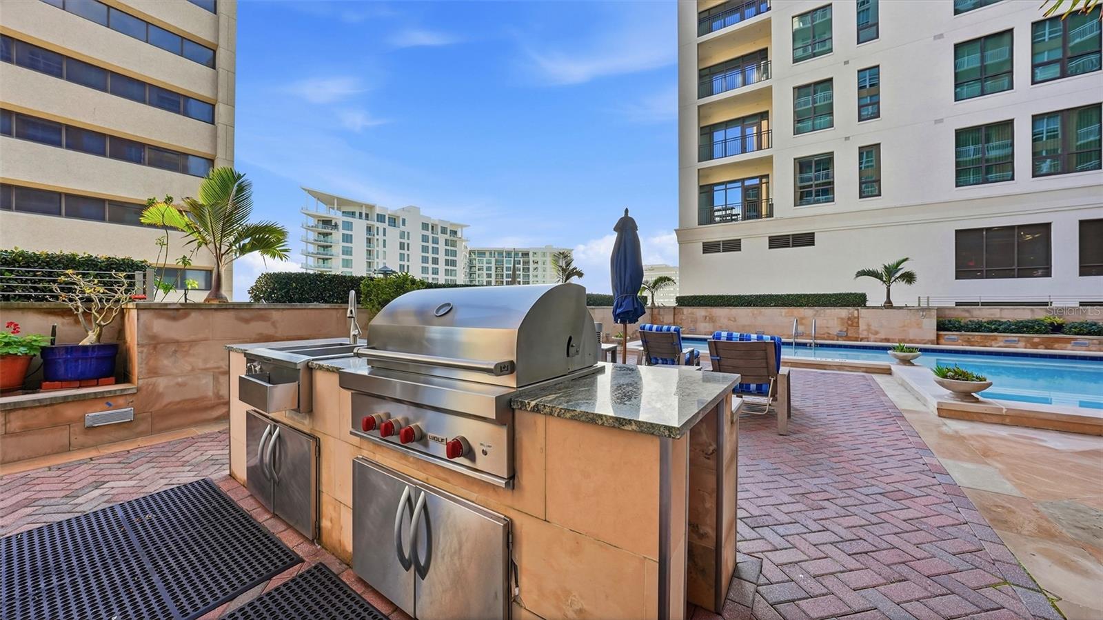 1350 MAIN ST #1409
