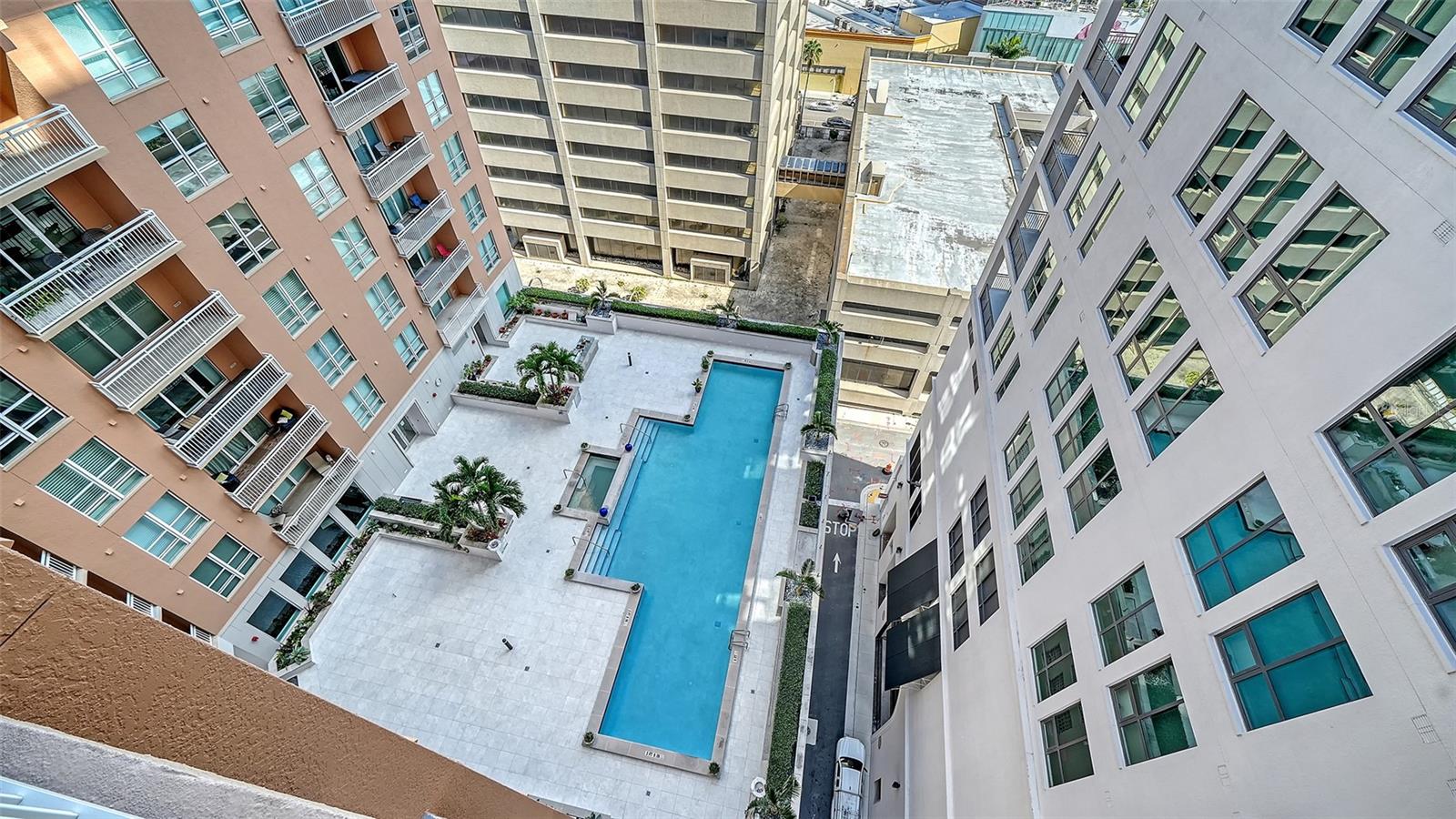 1350 MAIN ST #1409