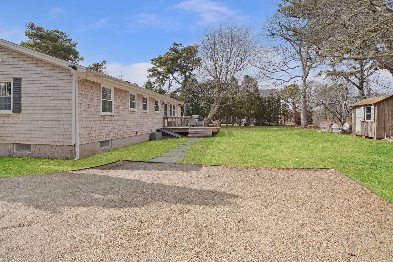37 Knoll Drive