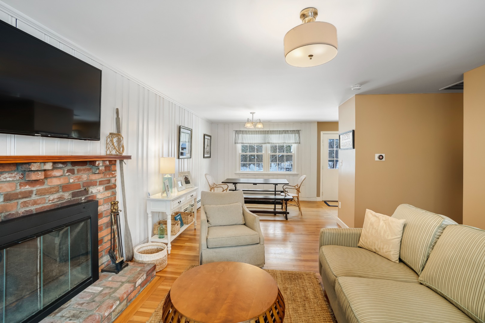 37 Knoll Drive