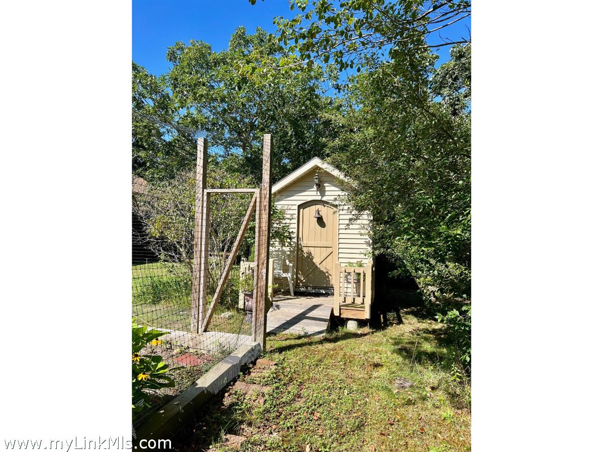 137 Charles Neck Way