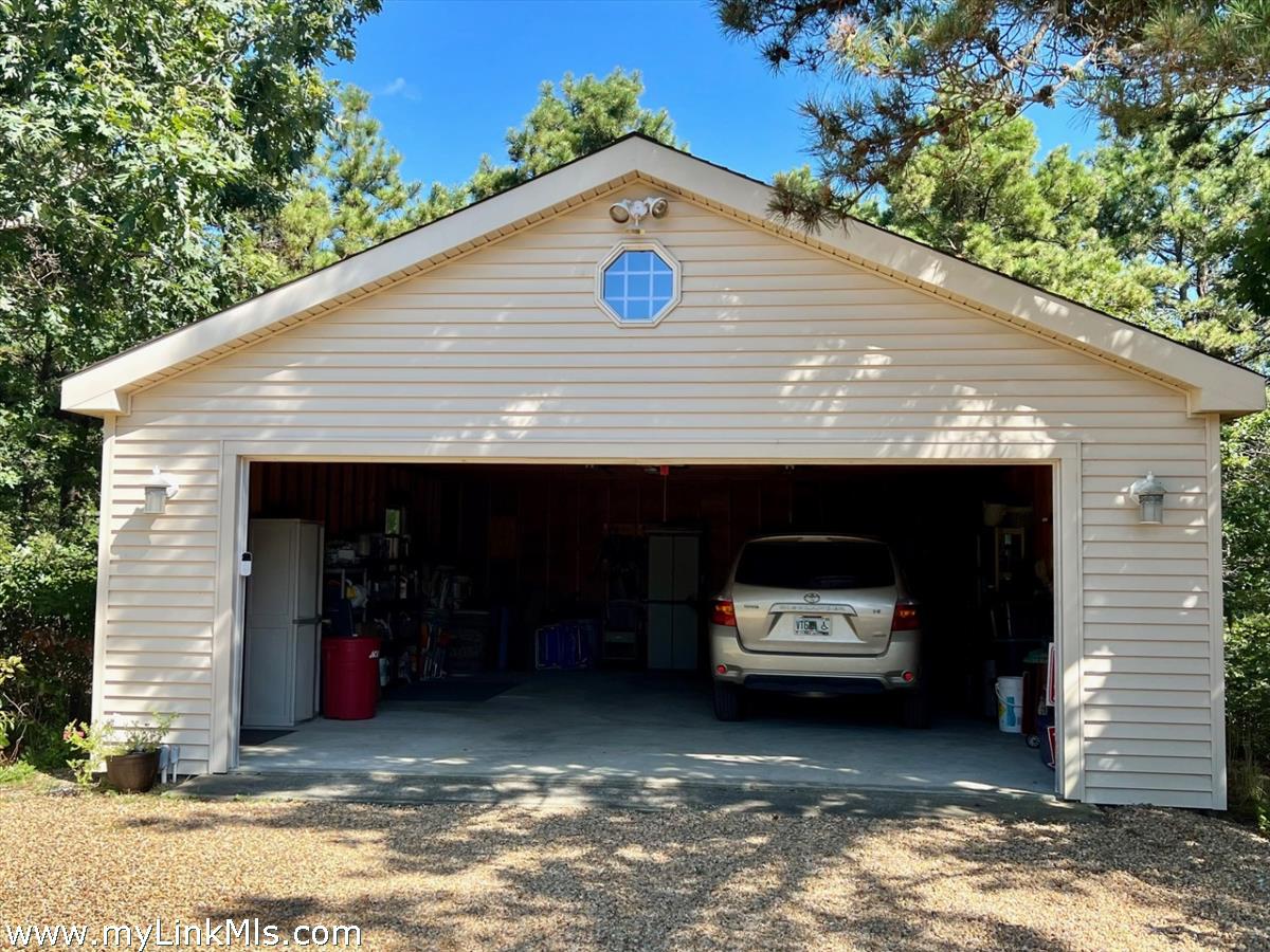 137 Charles Neck Way