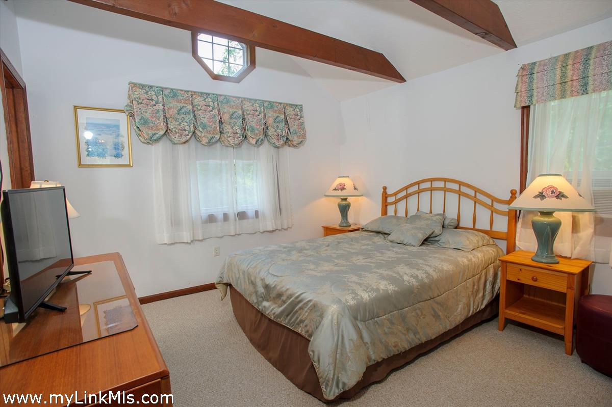 137 Charles Neck Way