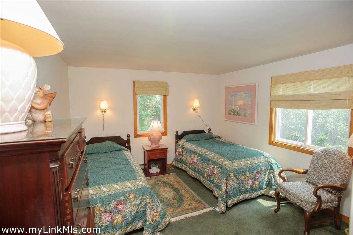 137 Charles Neck Way