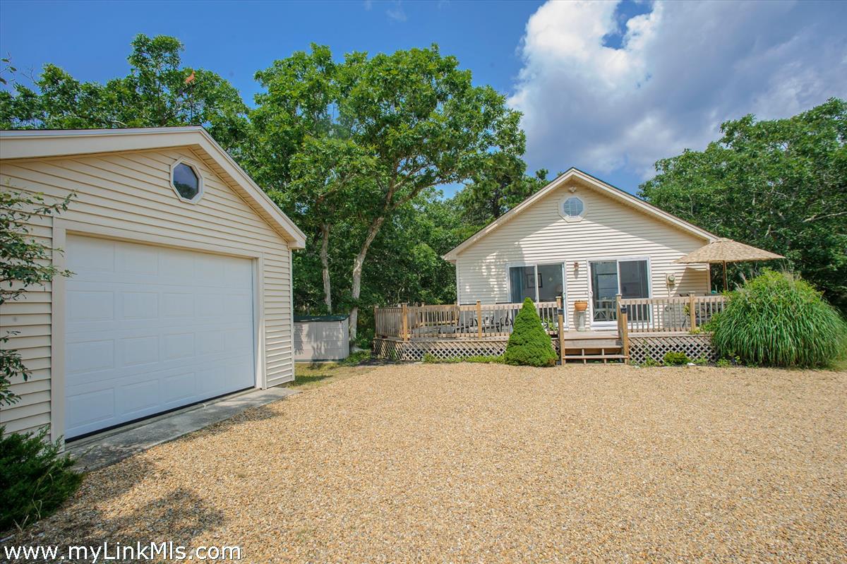137 Charles Neck Way