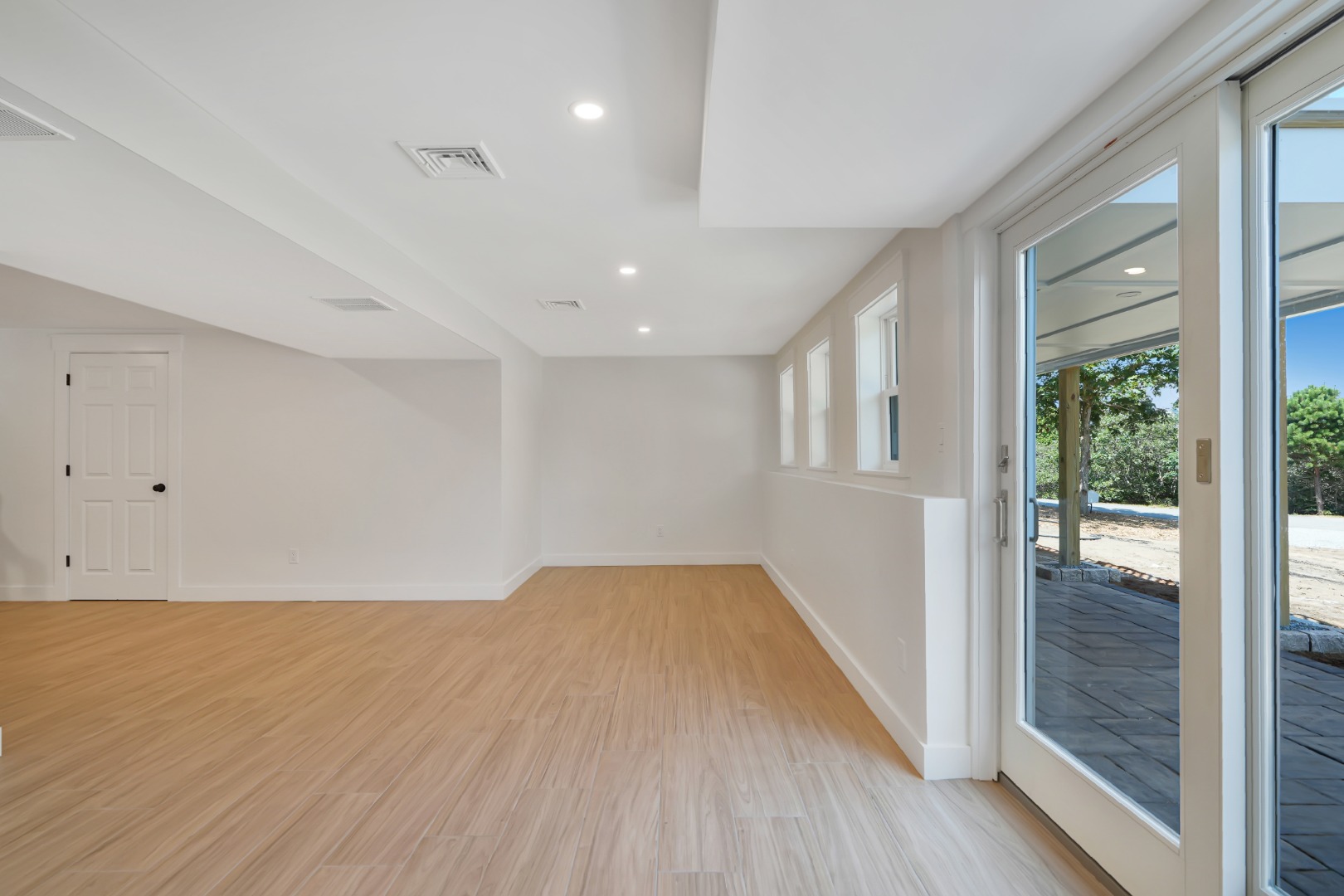 12 West Farm Rd