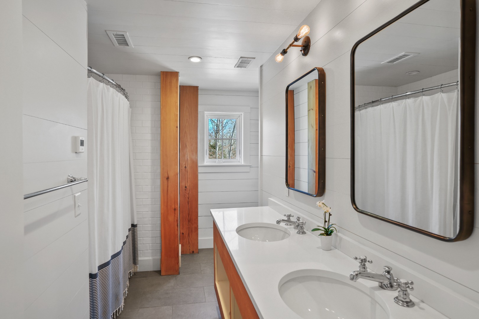 16 RED COAT HILL RD, West Tisbury