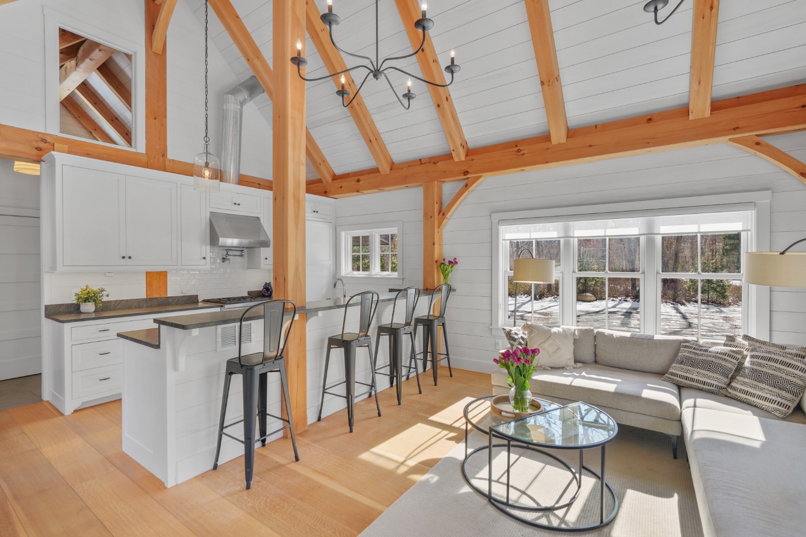 16 RED COAT HILL RD, West Tisbury