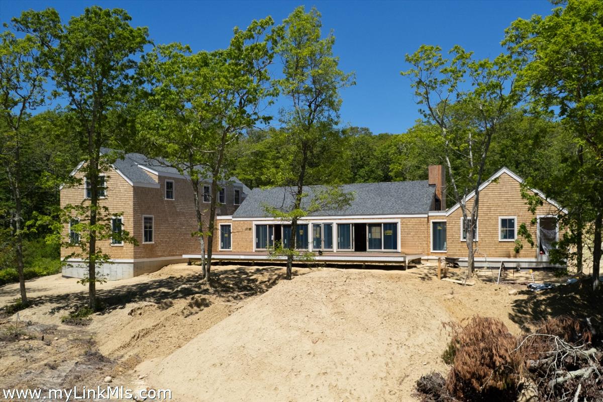 16 Red Coat Hill Road