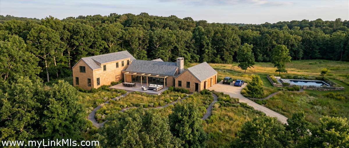 16 Red Coat Hill Road