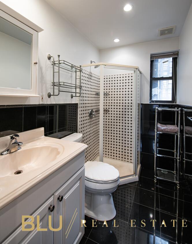 250 E 32nd Street