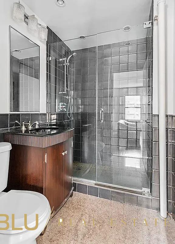 250 E 32nd Street