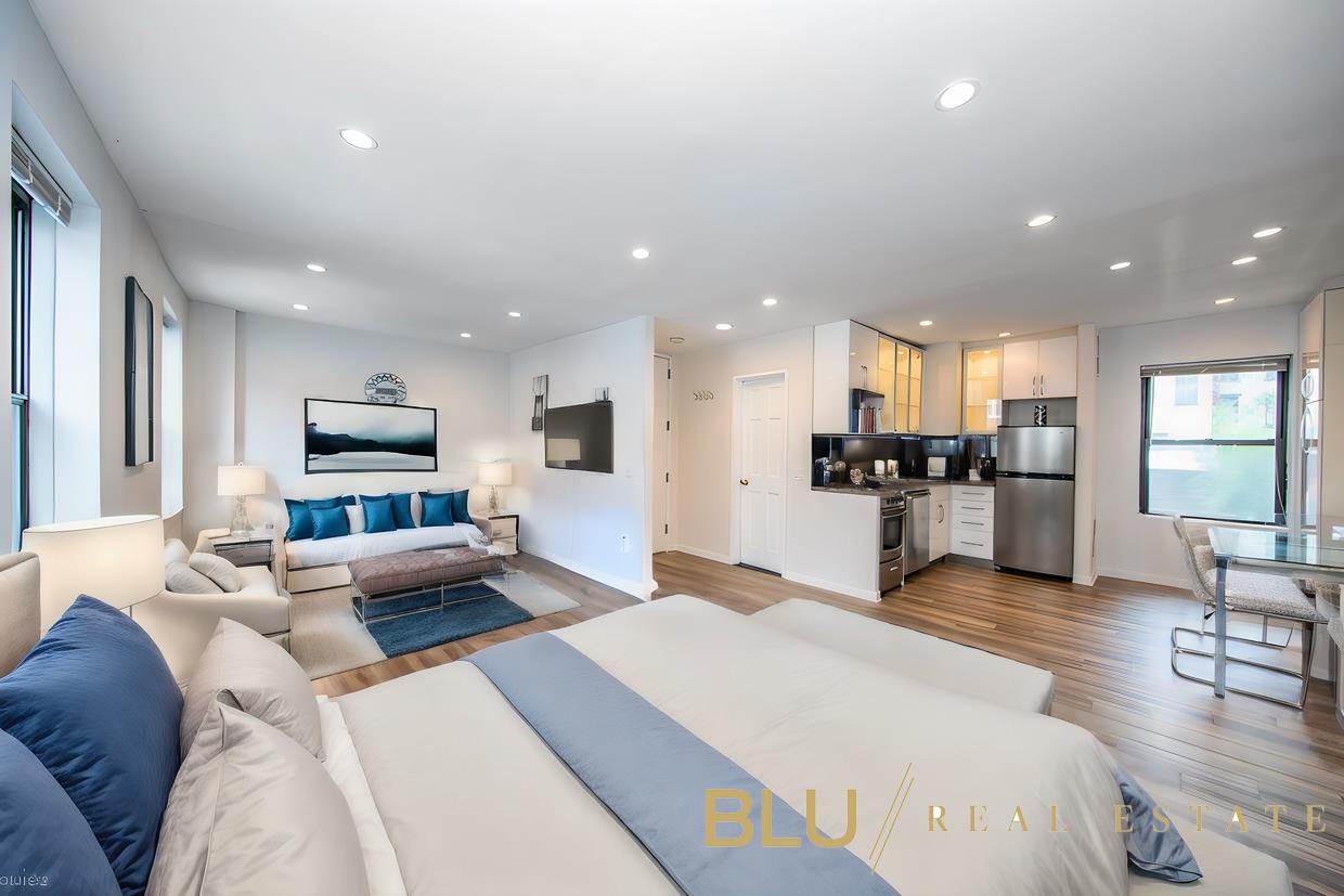 250 E 32nd Street