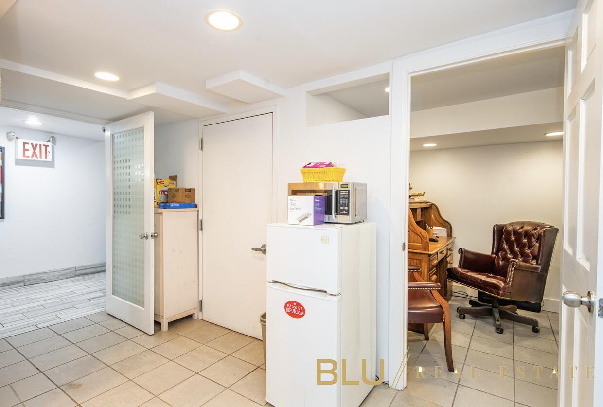 250 E 32nd Street