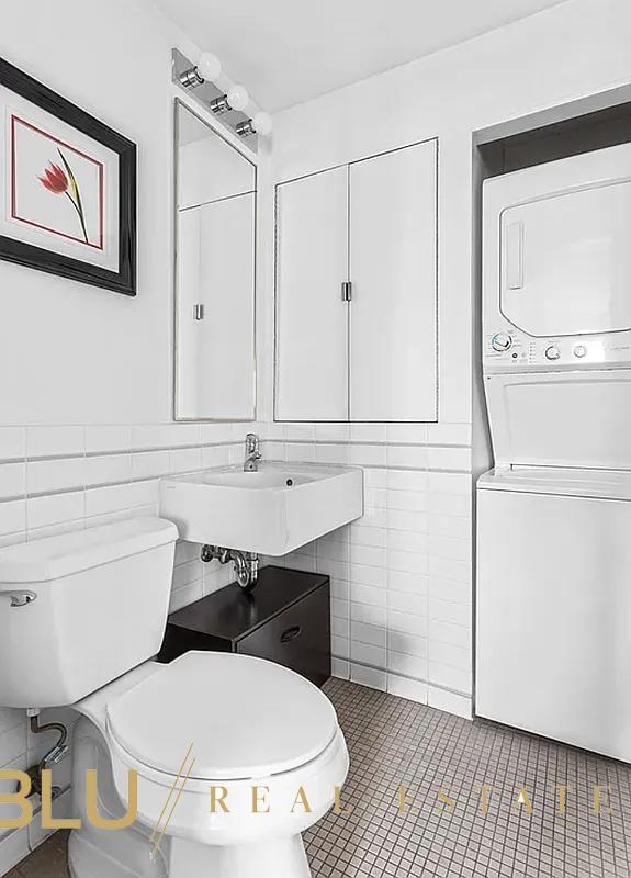 250 E 32nd Street
