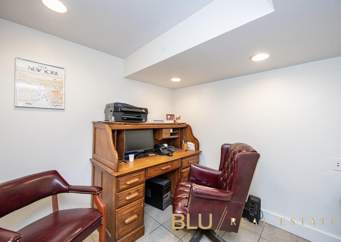 250 E 32nd Street