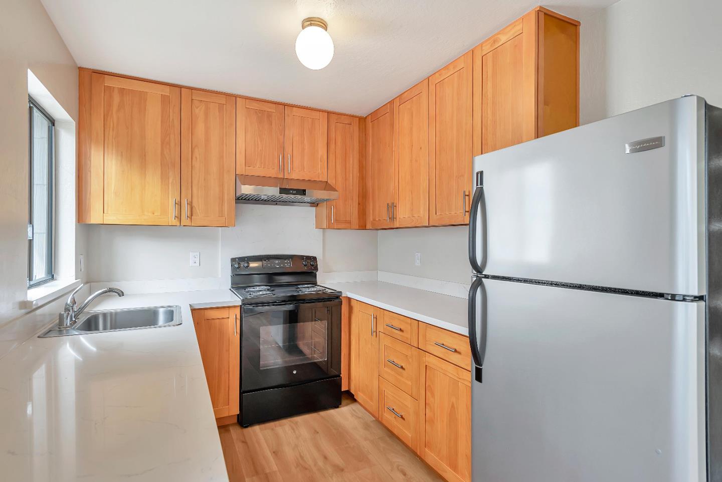 230 Villa Terrace 3