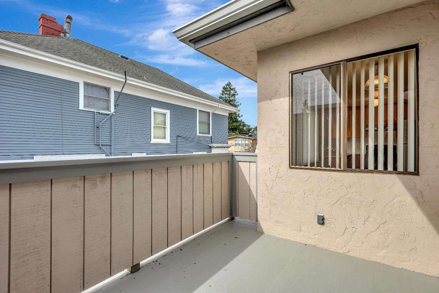 230 Villa Terrace 3