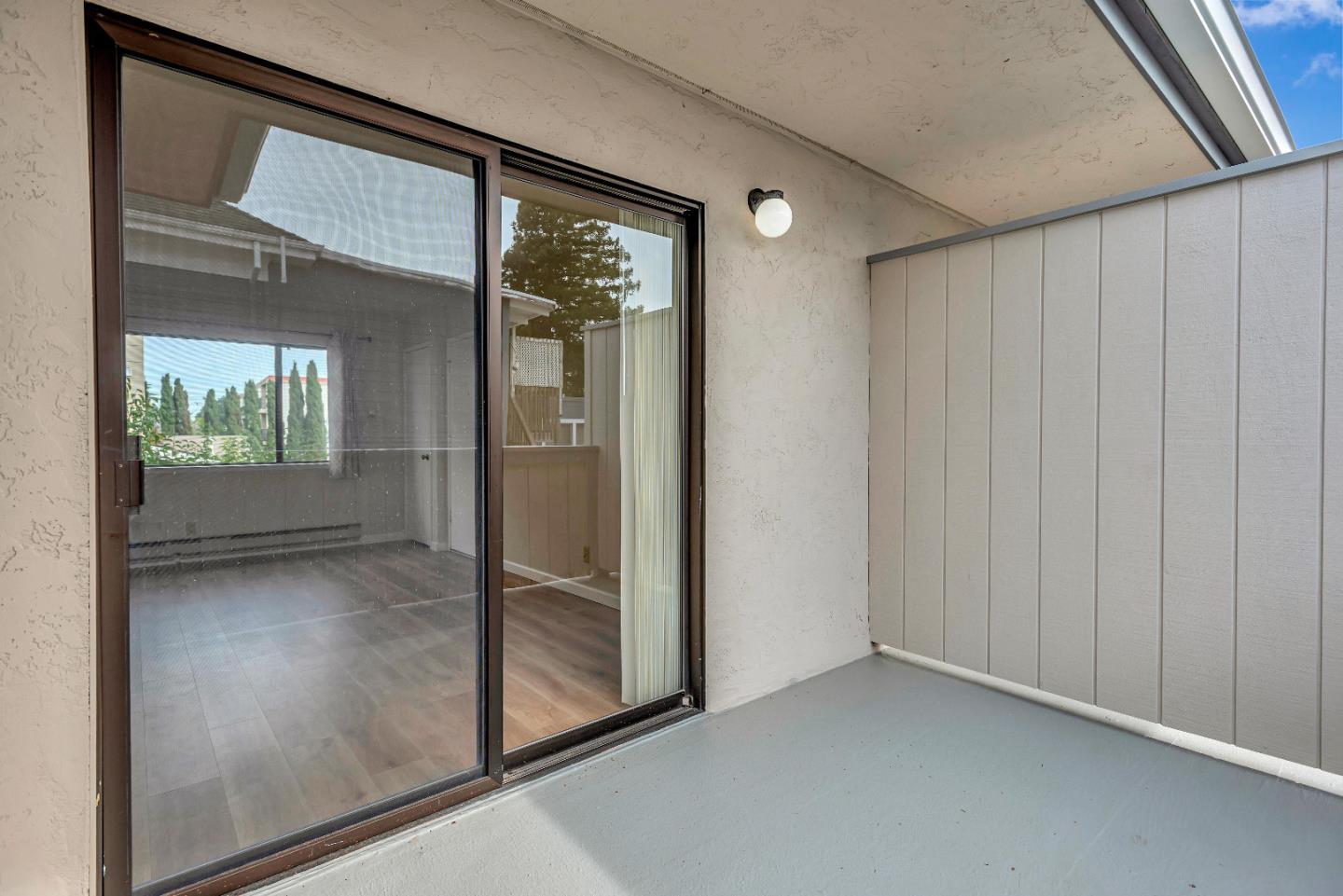 230 Villa Terrace 3