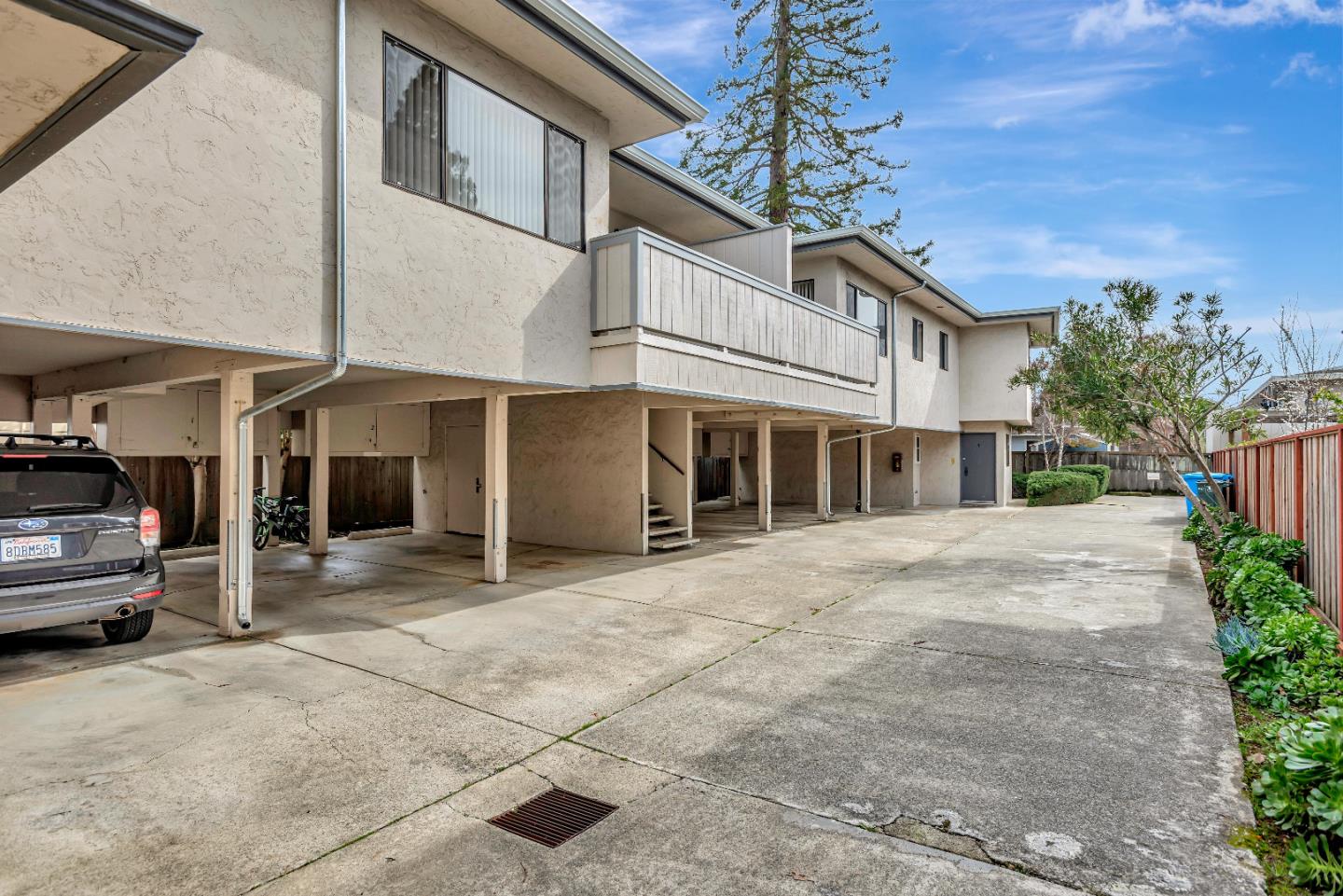 230 Villa Terrace 3