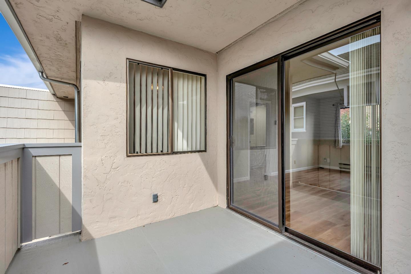 230 Villa Terrace 3
