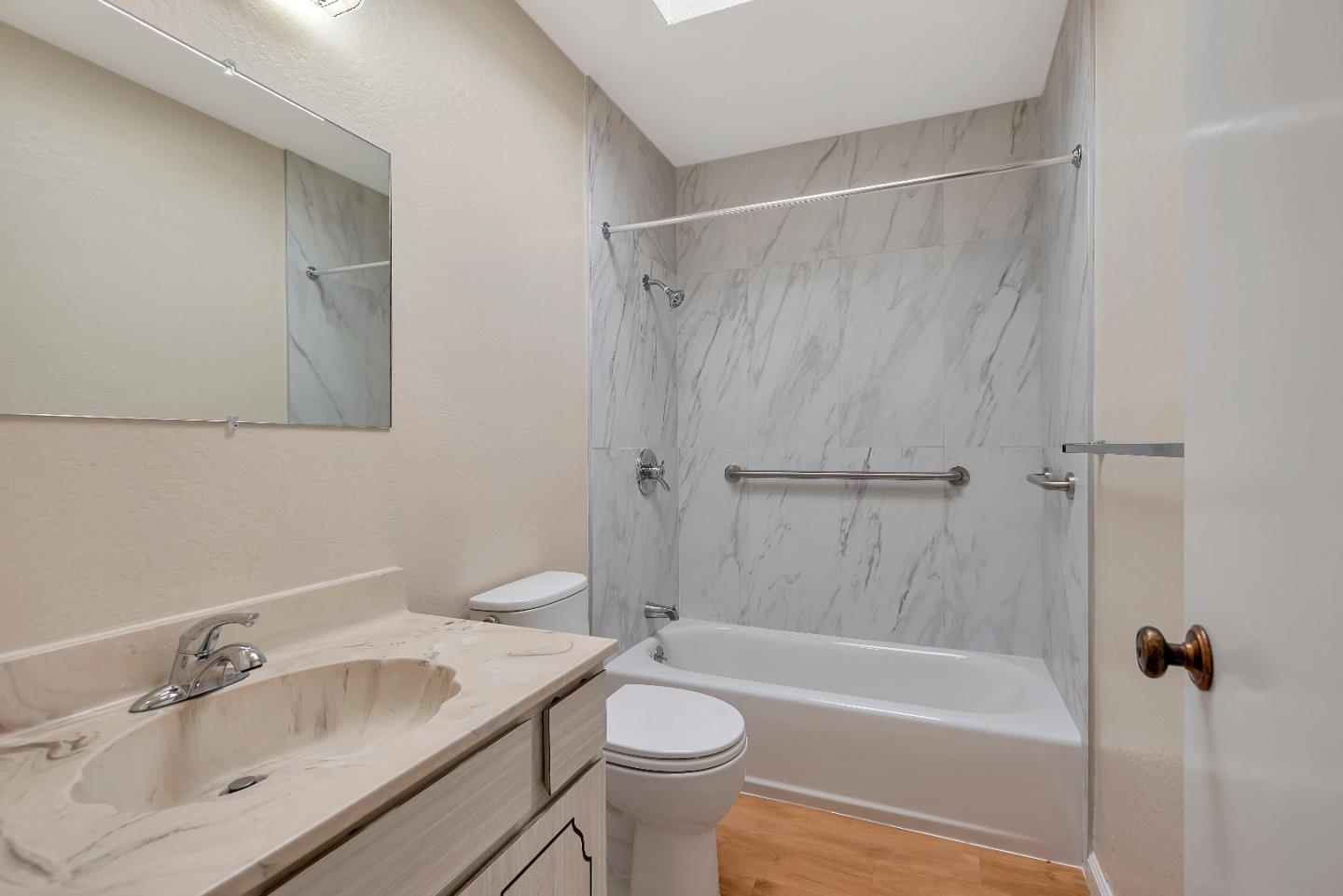 230 Villa Terrace 3