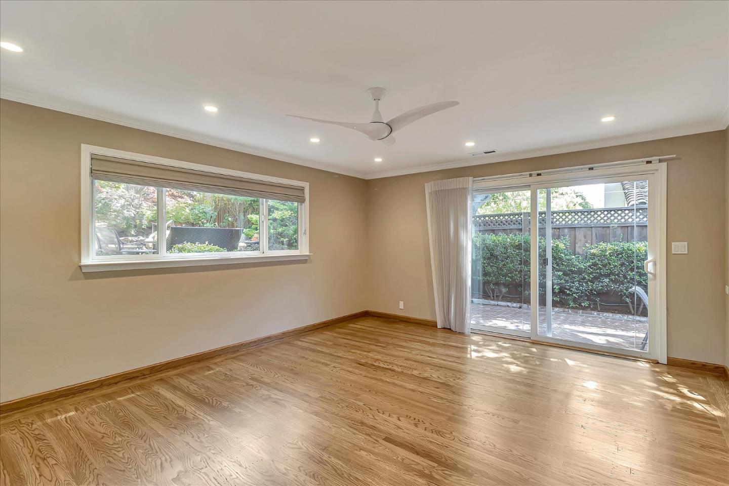 873 Cordilleras Avenue
