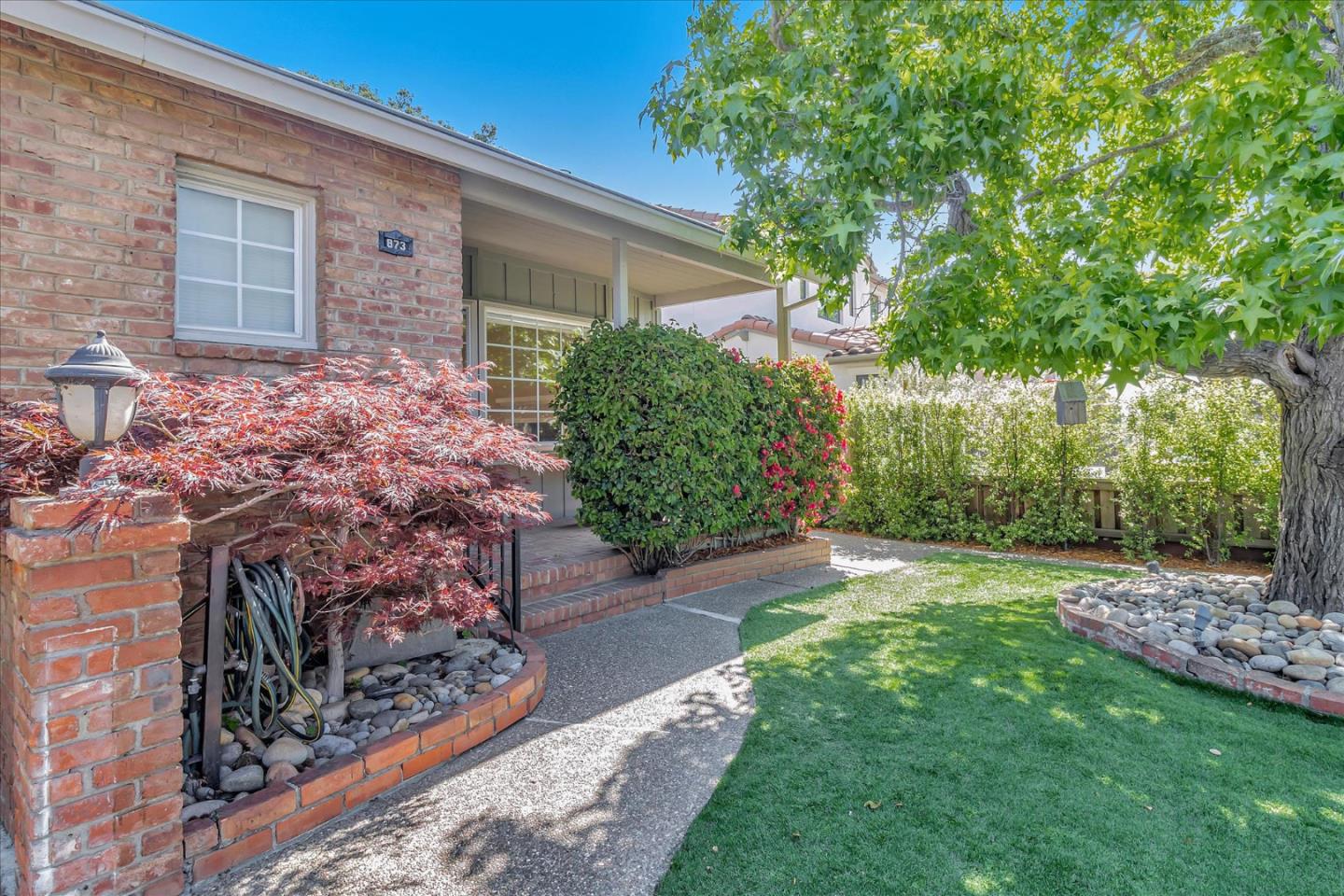 873 Cordilleras Avenue