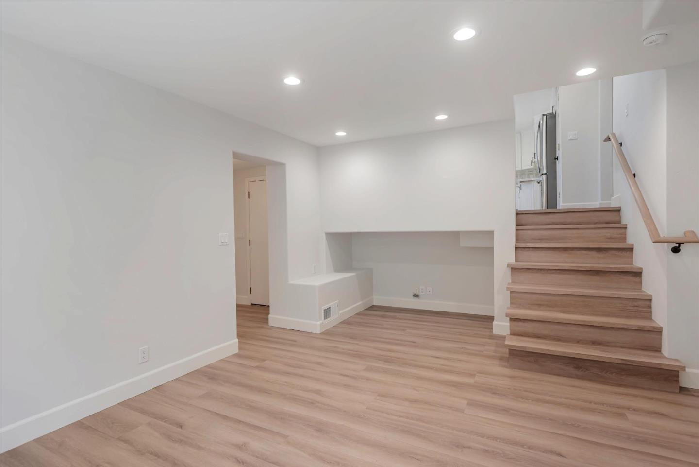 444 Hobart Avenue