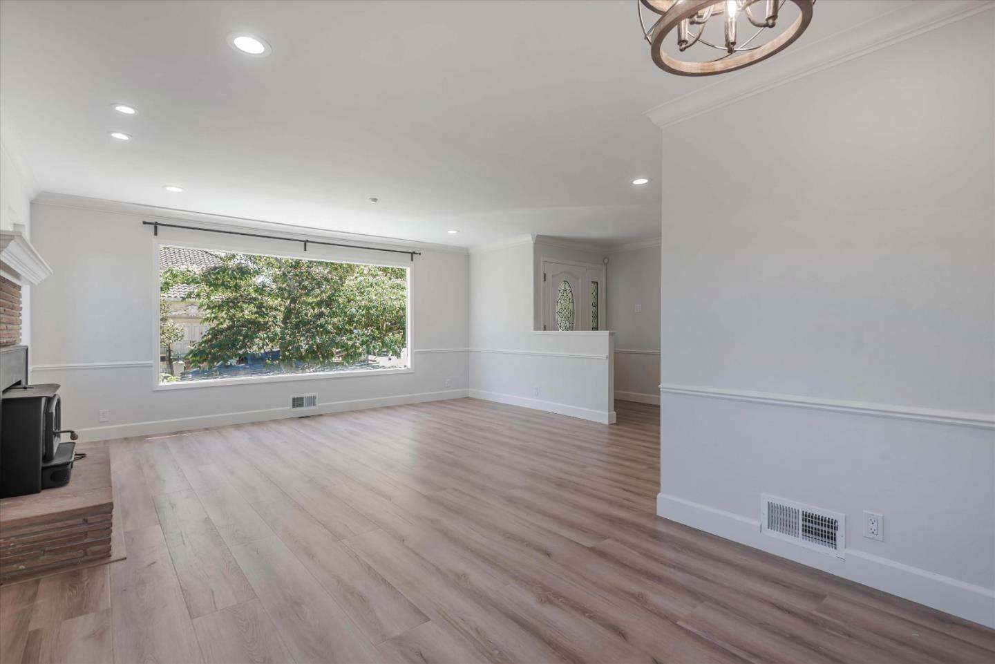 444 Hobart Avenue
