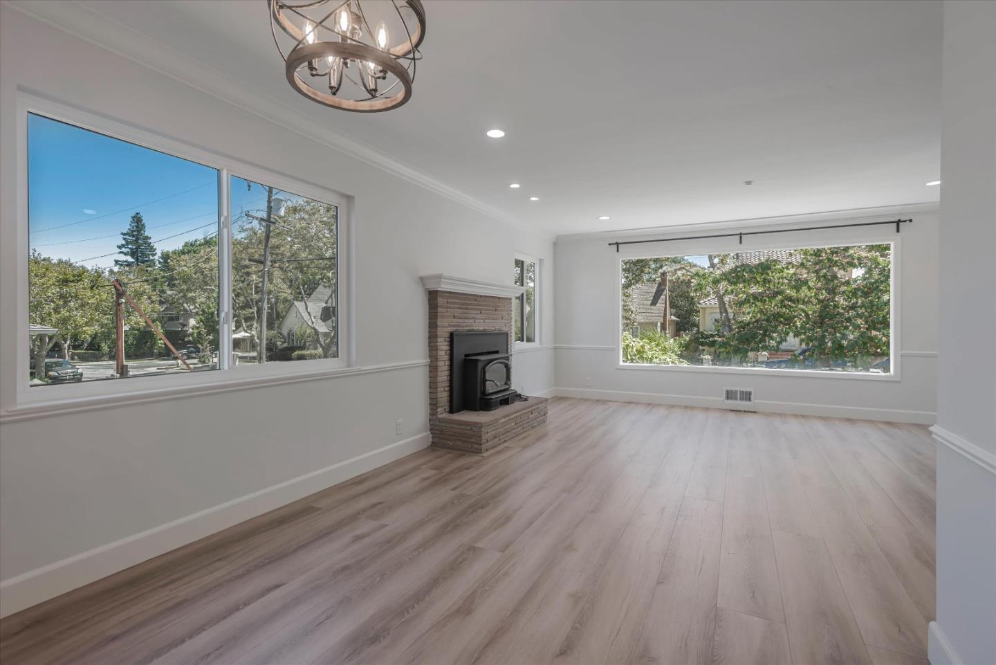 444 Hobart Avenue