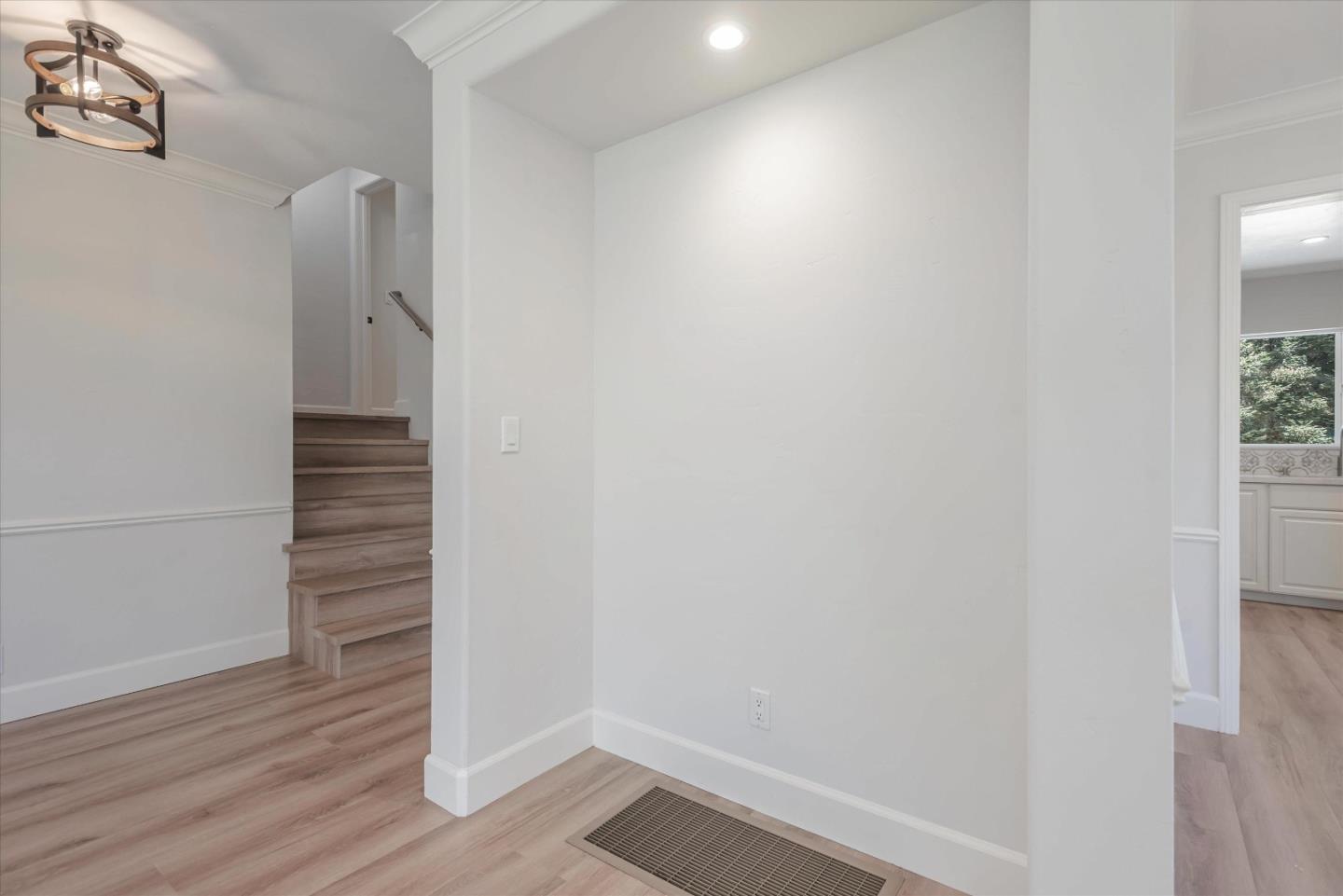 444 Hobart Avenue