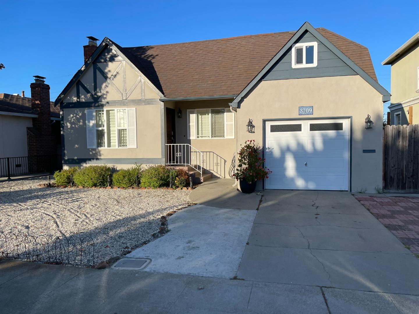 3709 Casanova Drive