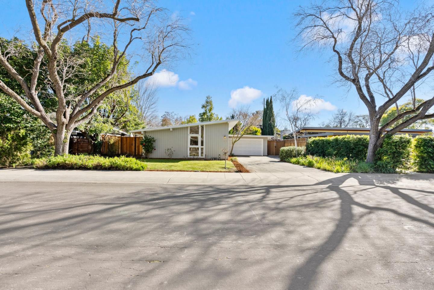1079 Moffett Circle