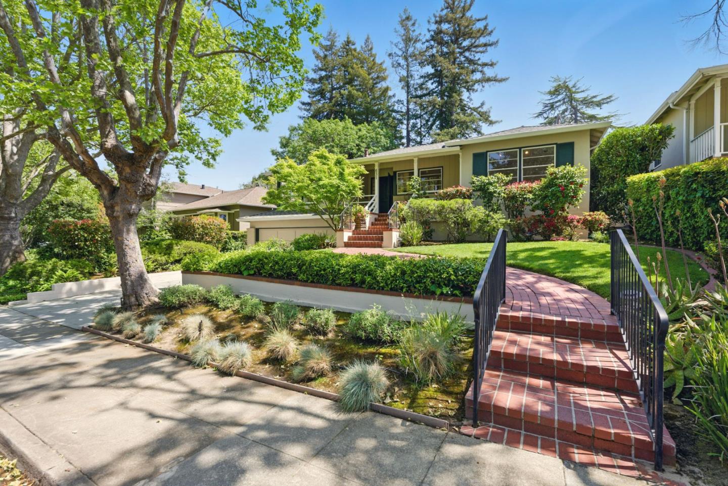 631 Columbia Drive
