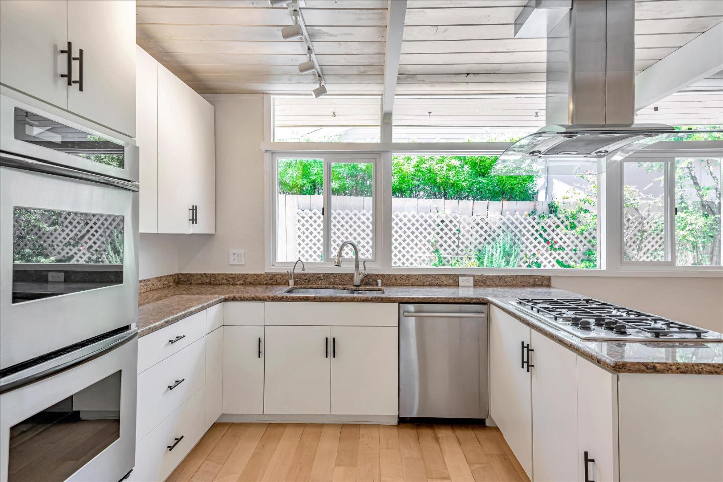 3112 Sunset Terrace