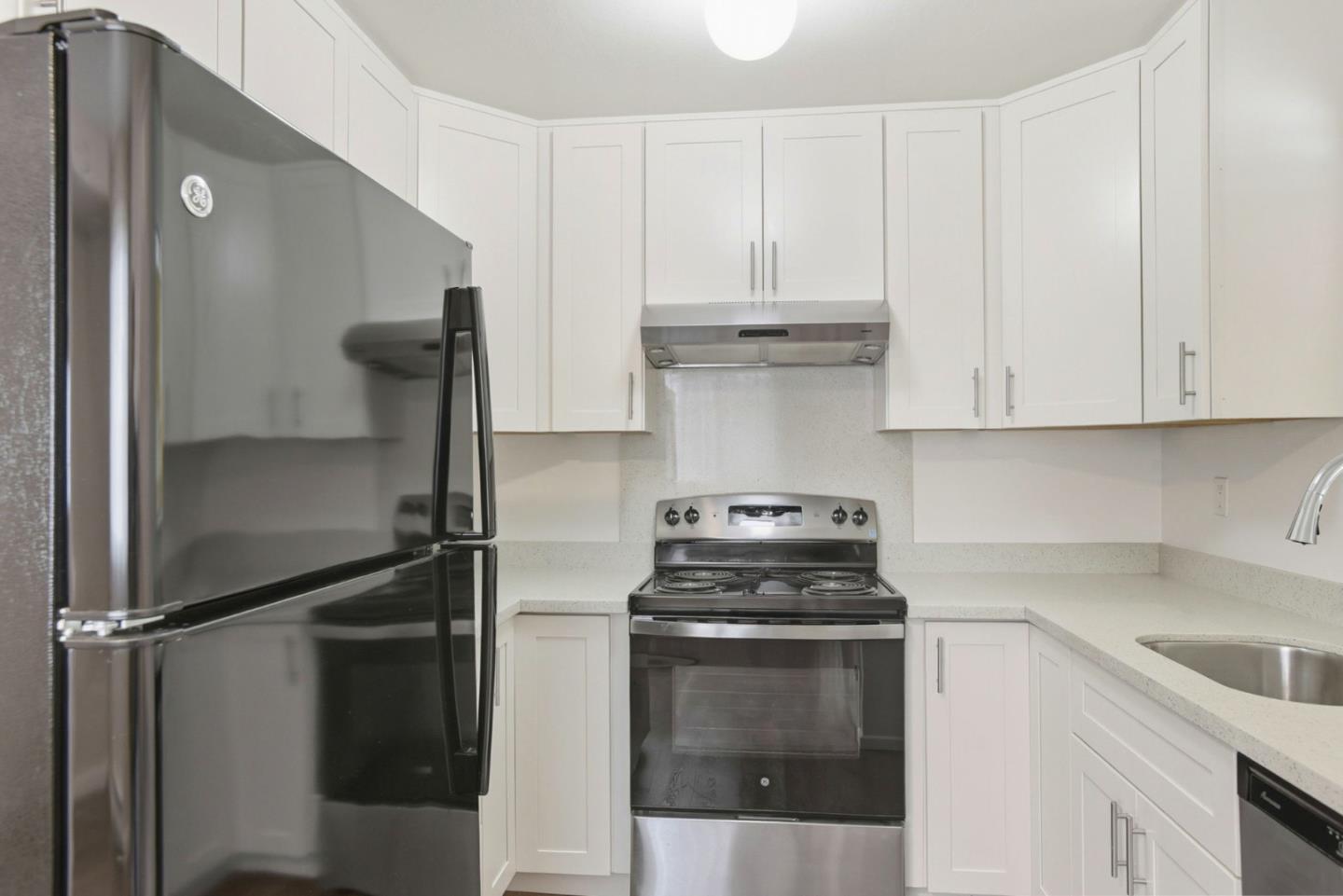 230 Villa Terrace 2