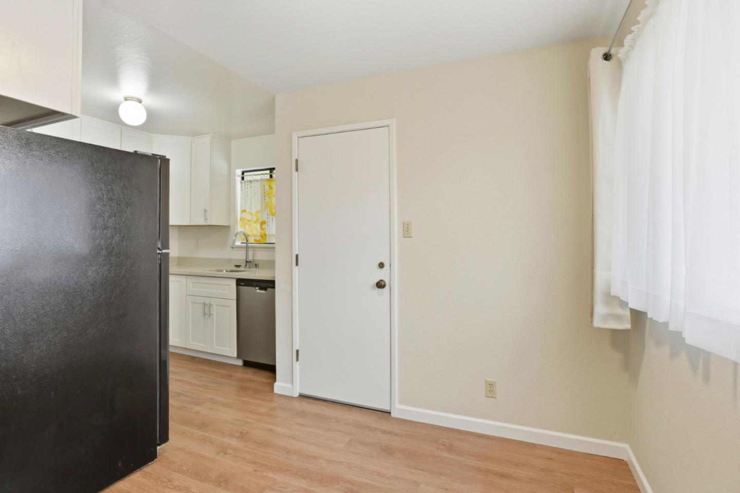 230 Villa Terrace 2